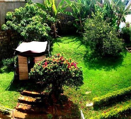 Le Fumoir Guest House Chambre Double Antananarivo Eksteriør billede