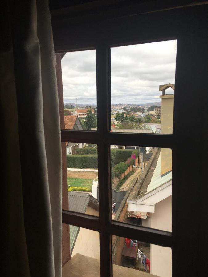 Le Fumoir Guest House Chambre Double Antananarivo Eksteriør billede